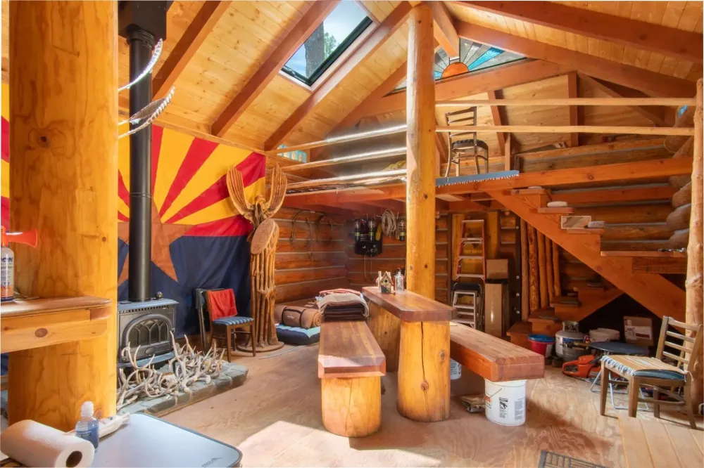 Cabane en bois près de Bernay